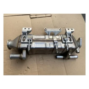 FM13 Heavy-duty Truck Genuine Diesel Engine Parts C1207010-E4600 Engineering Cooler — photo 1