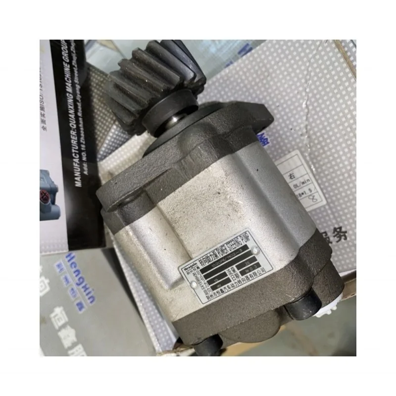 Shacman Truck Accessories Parts Steering Oil Pump DZ97319470213 Steering Booster Pump